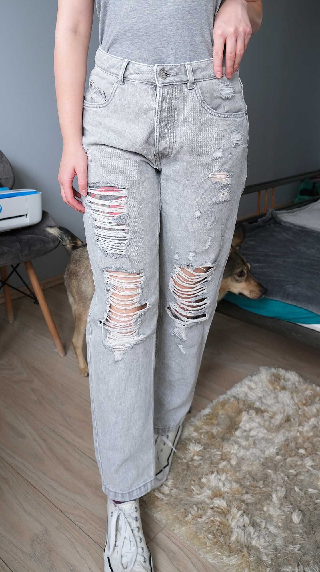 Sinsay mom jeans z dziurami