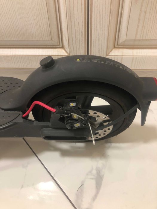 Продам Електросамокат Xiaomi Mi Electric Scooter Pro 2 Black
