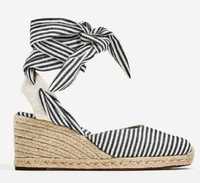 Zara espadryle na koturnie wiązane w kostce