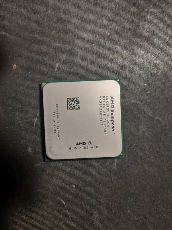 Процесор AMD Sempron X2 190 2.5 GHz (SDX190HDK22GM) 2000 MHz Sock