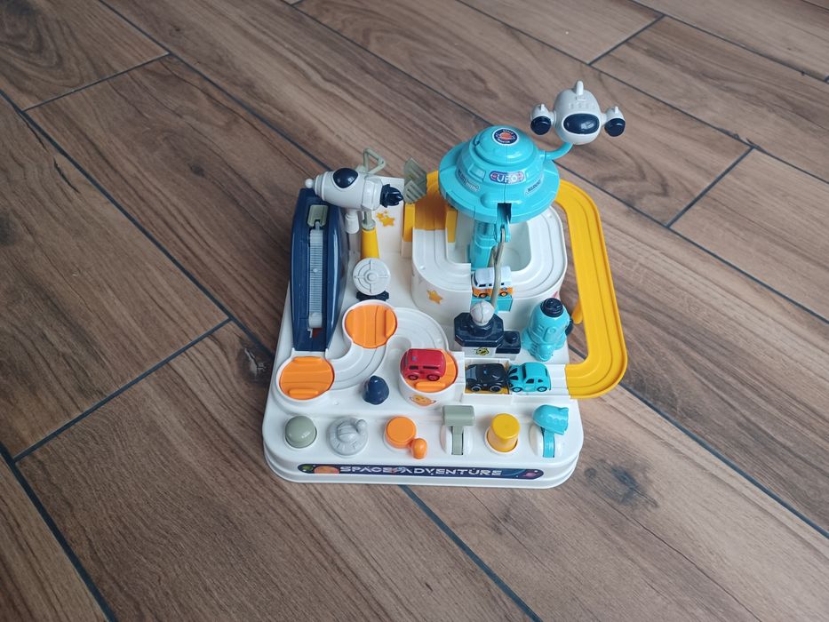 Космічний трек. Дерев'яні розвиваючі іграшки