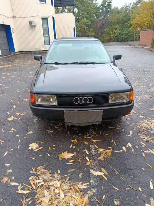 Автомобіль Audi 80