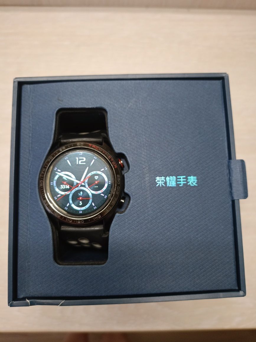 Смарт часы honor watch magic