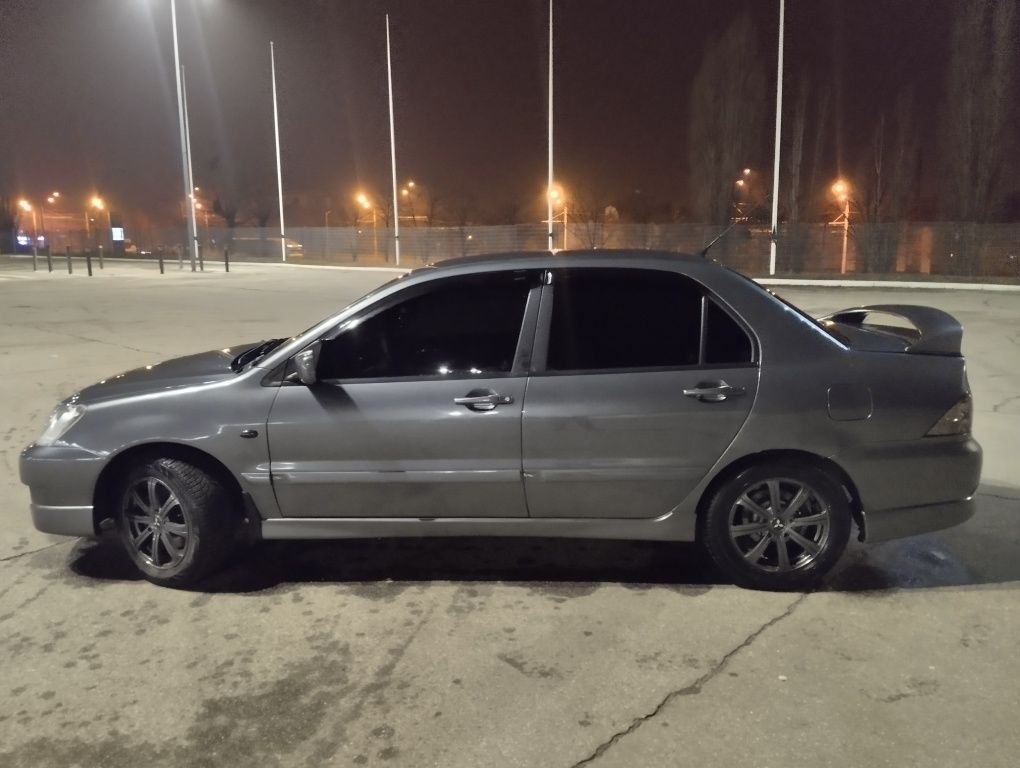 Митсубиси Лансер 9 2л .