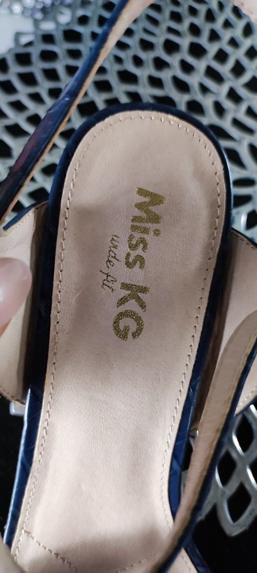 Nowe sandałki z Zalando na szpilce Miss KG rozm 41