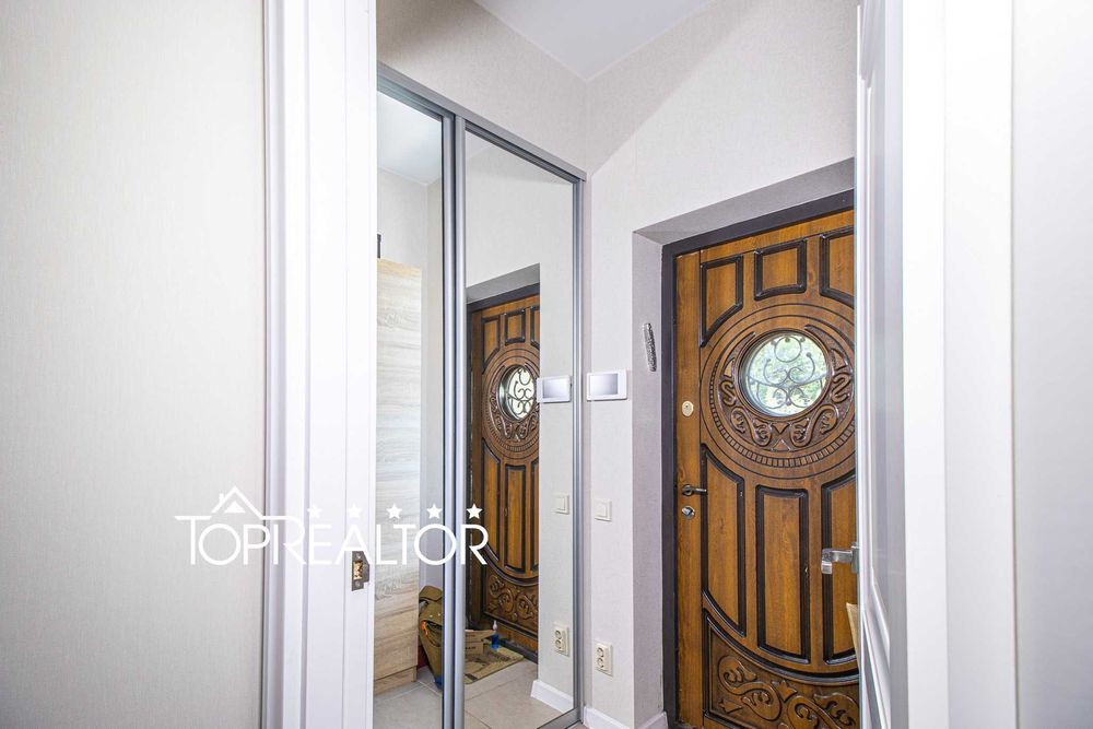 Продам 2-поверховий будинок з ремонтом Флорінка-2 (Флоринка)