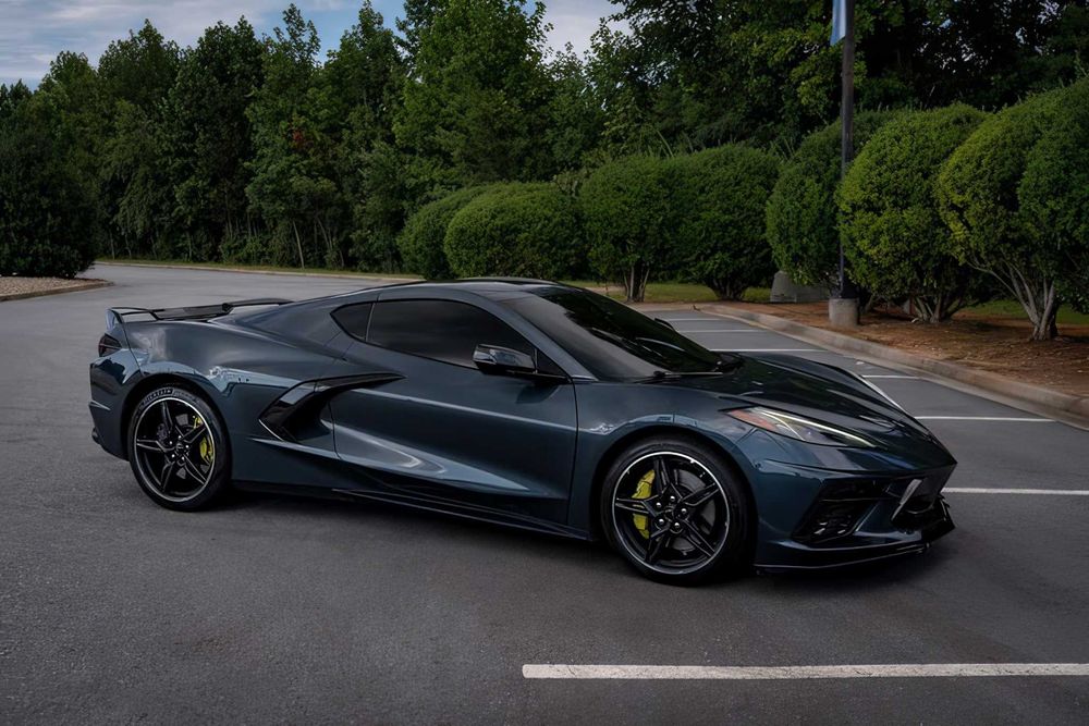 Chevrolet Corvette      2021
