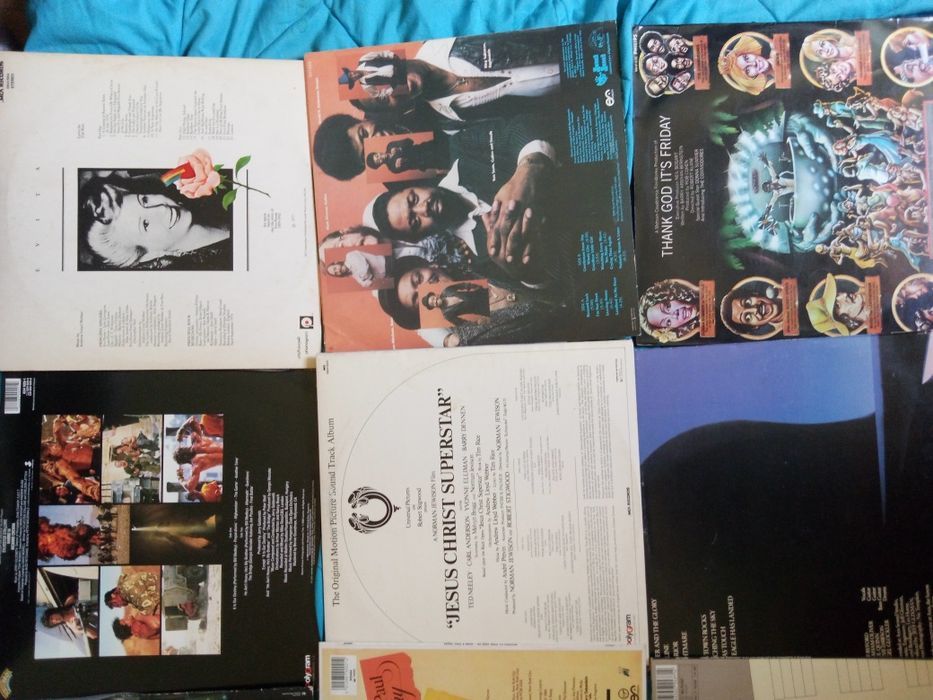 12 Vinils incluindo Evita