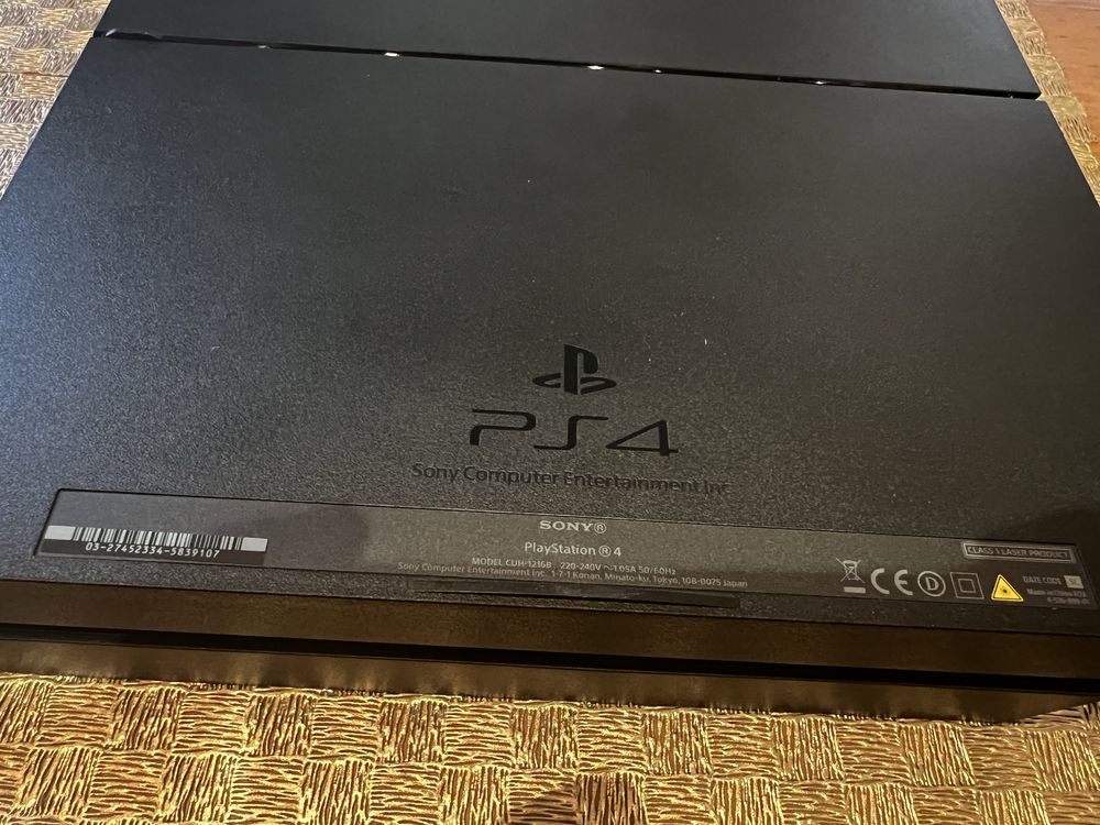 PlayStation 4 CUH-1216B 1 TB
