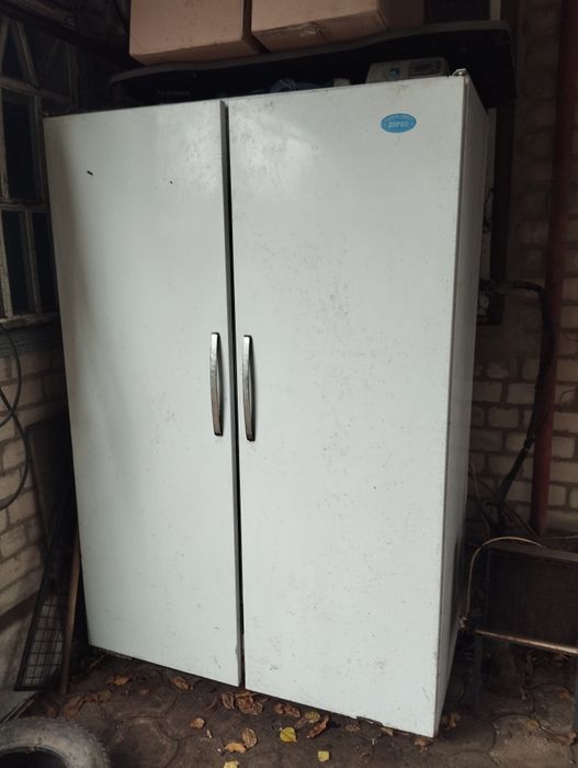 Холодильна ШАФА. Холодильник.морозильник