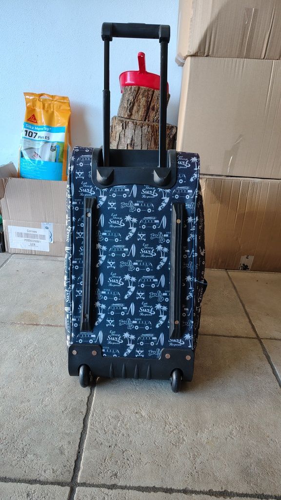 Saco de viagem em bom estado
