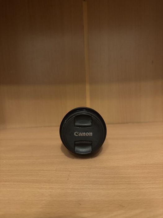 Canon EF 85mm f/1.8