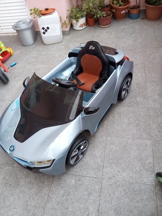 Carro elétrico infantil