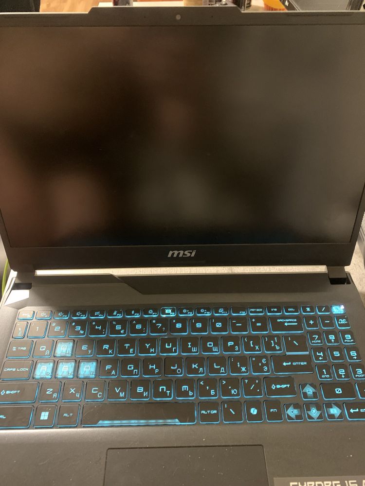 Ноутбук msi cyborg A12UC! RTX 3050,i512450H,16gb/512,144Hz