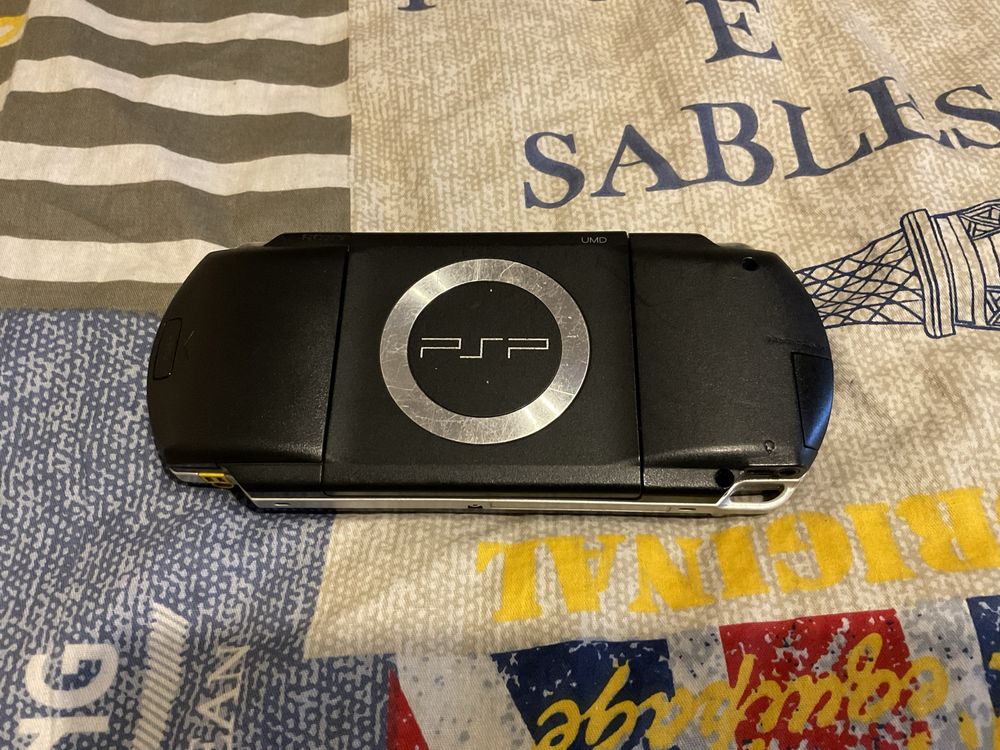 Продам PlayStation Portable( PSP-1000)