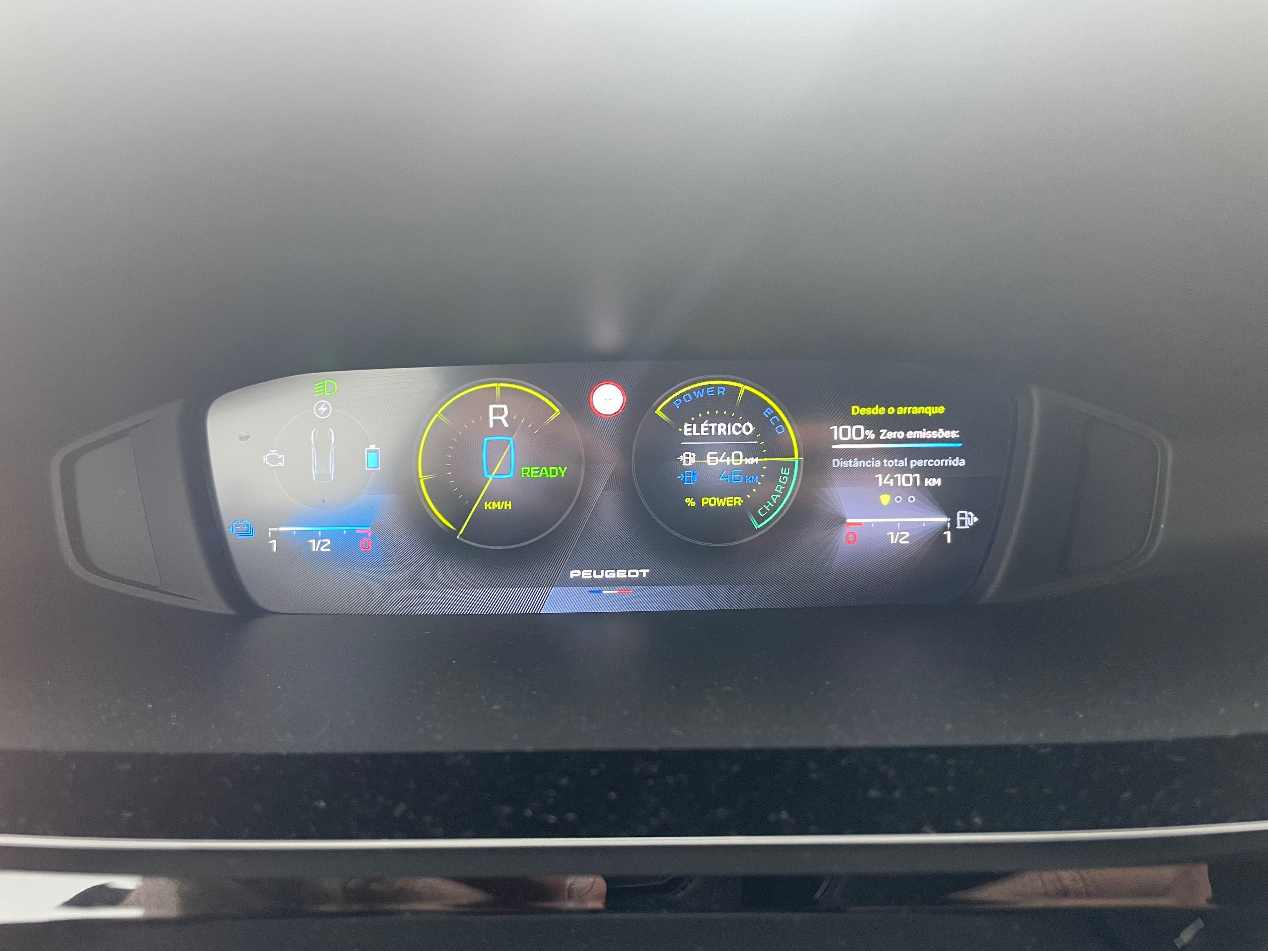 Peugeot 408 Hybrid Plug-In 2024