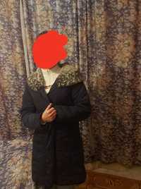 Elegancką kurtka/płaszczyk  z kapturem