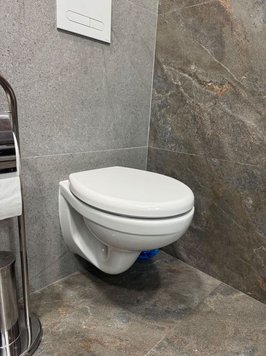 Продам унитаз подвесной, состояние нового!