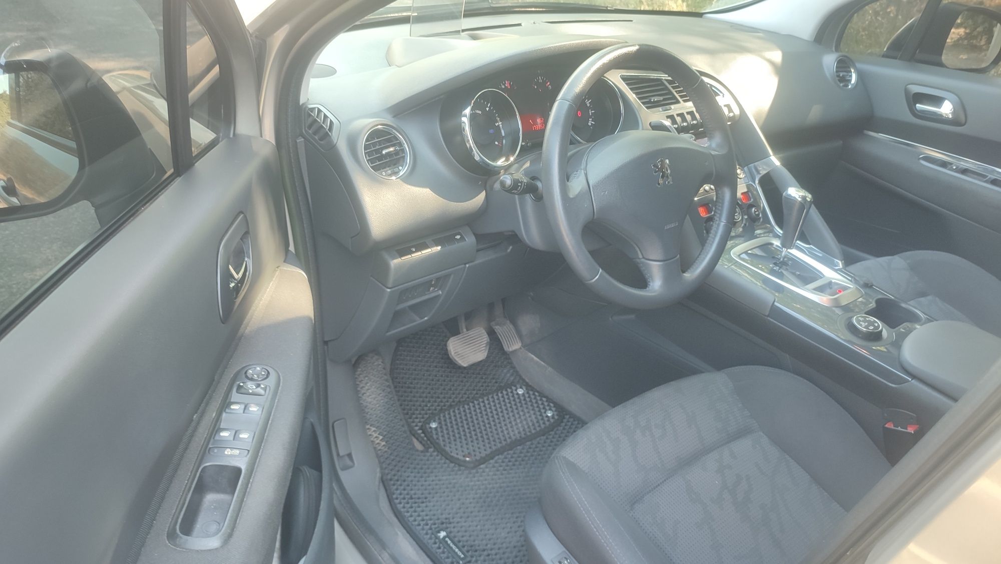 Peugeot 3008 1.6 disel 2011 рік