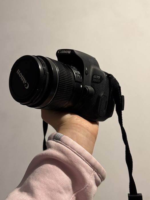 Canon d700 18-55