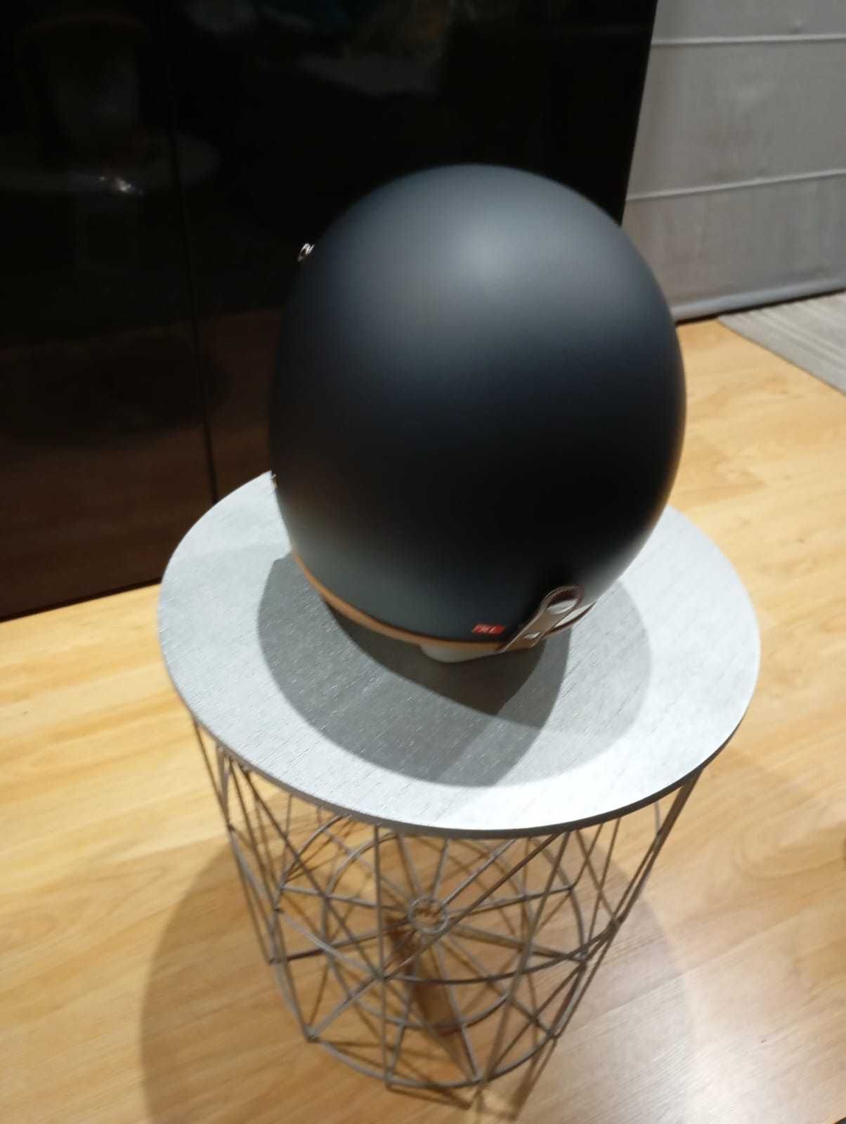 Capacete semi aberto com extras