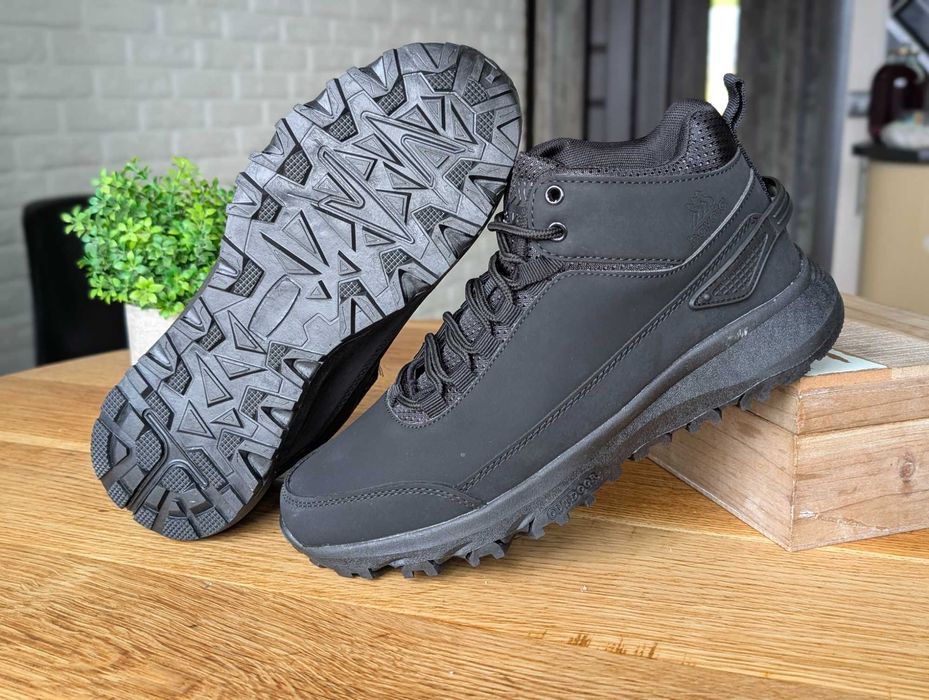 Чоловічі зимові кросівки черевики теплі і комфортні. водонепроникні