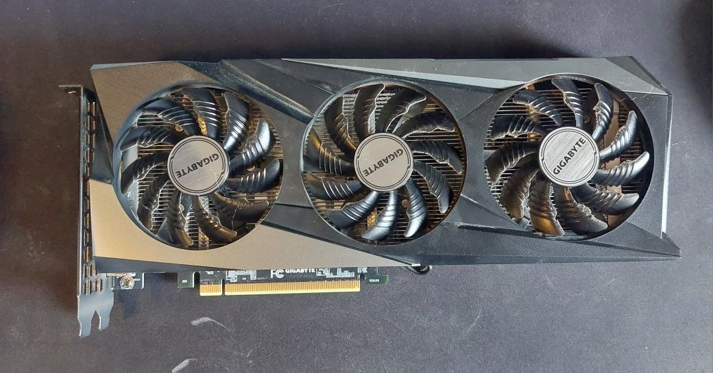 NVIDIA GeForce RTX 3050 8GB GDDR6.