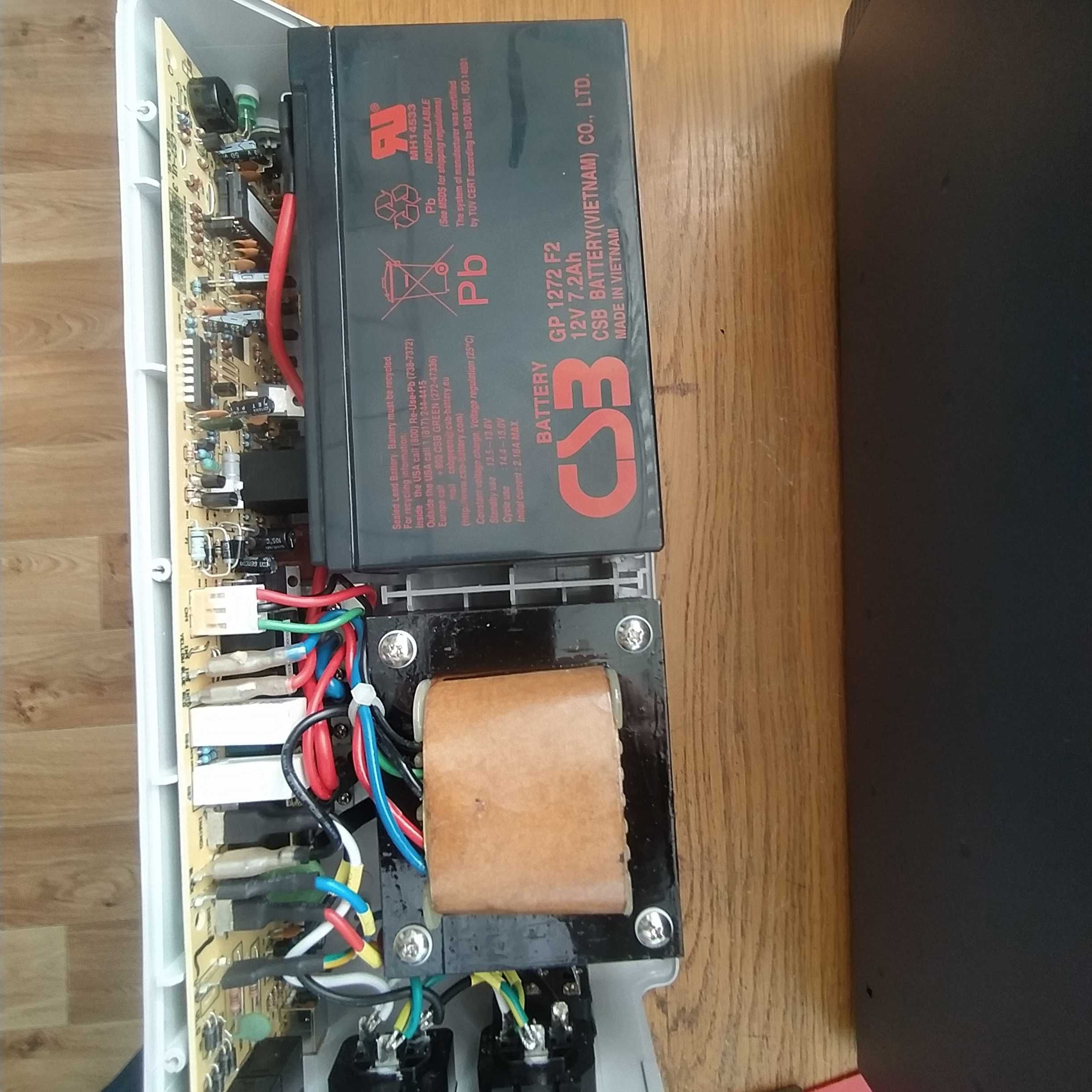 UPS Powercom WAR-1000AP