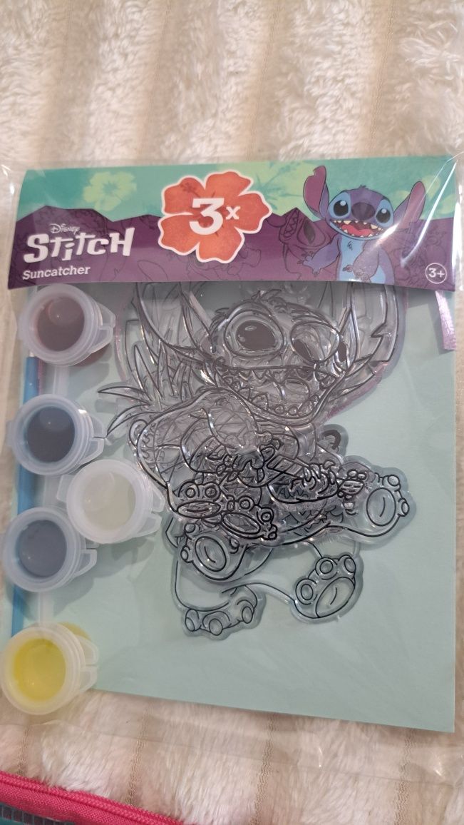 Nowy zestaw z metkami piornik saszetka naklejki I zawieszki Stich