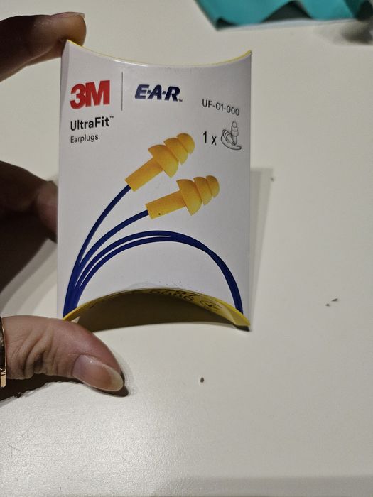 Zatyczki na sznurku 3M UF 01 000 cena za 30 szt