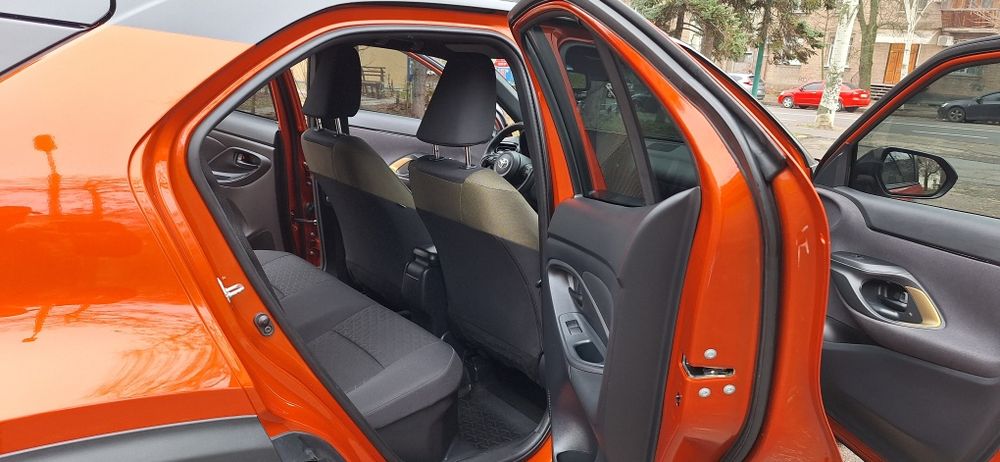 Продам Toyota Yaris Cross hybrid 2023