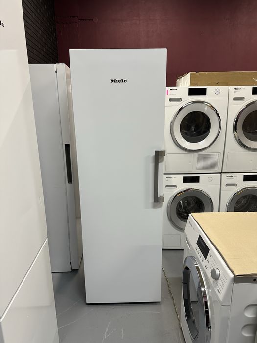 Морозильна камера Miele FNS 4782 D ws