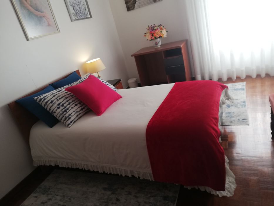 Alugo Quarto em Telheiras