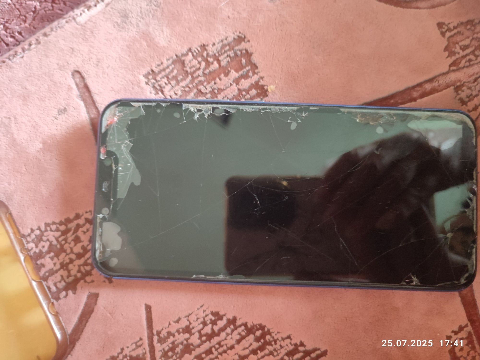Продам телефон Huawei P smat +