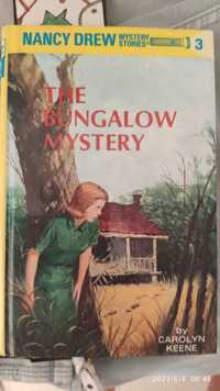 Livro juvenil inglês das série Nancy Drew. The Bengalow Mistery.