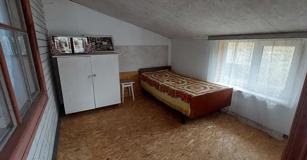 Продам будинок з земельною ділянкою