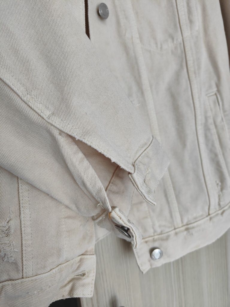 Beżowa kurtka jeansowa, oversize, z przetarciami, Sinsay, r. 34