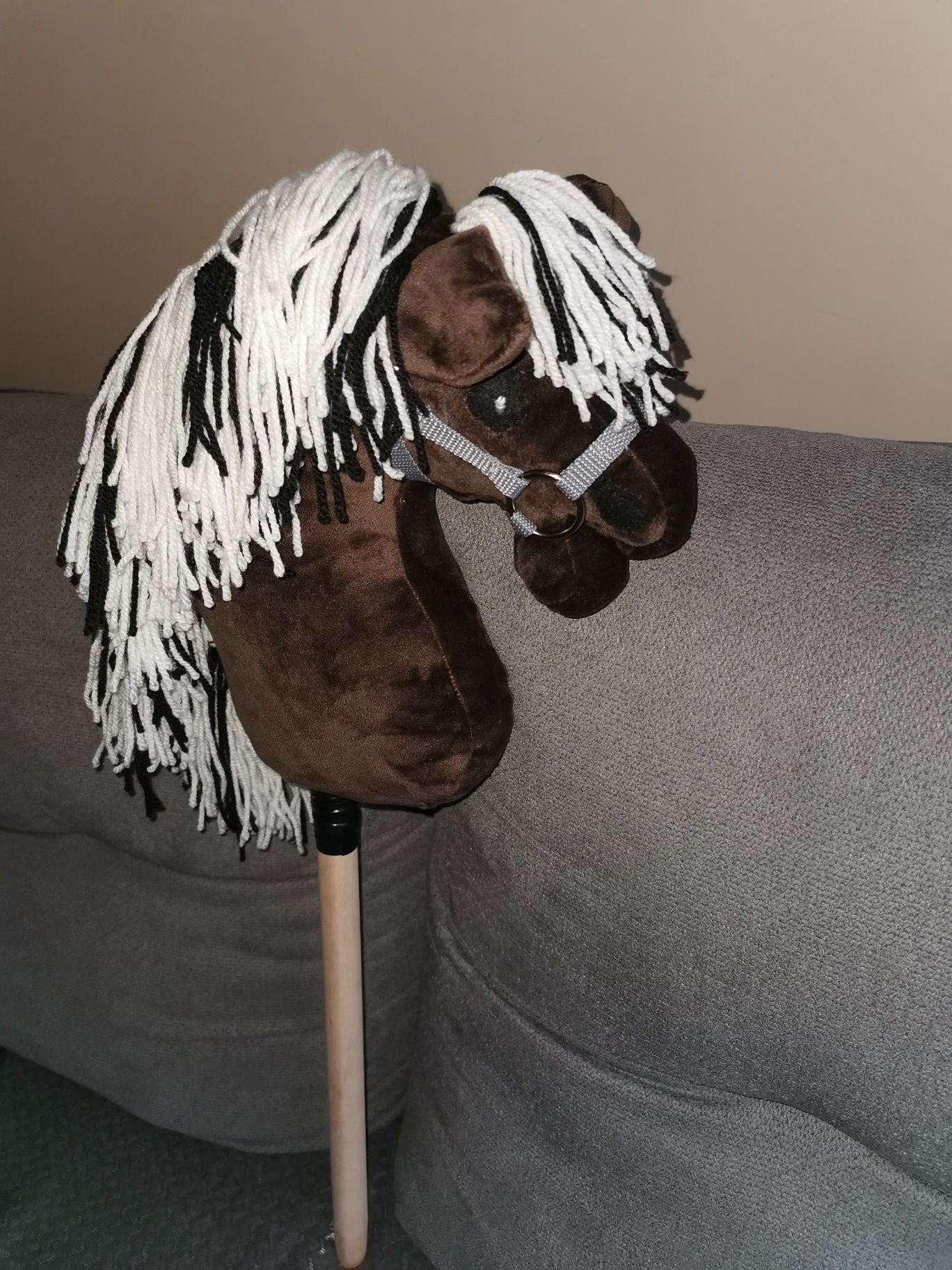 Koń hobby horse brązowy