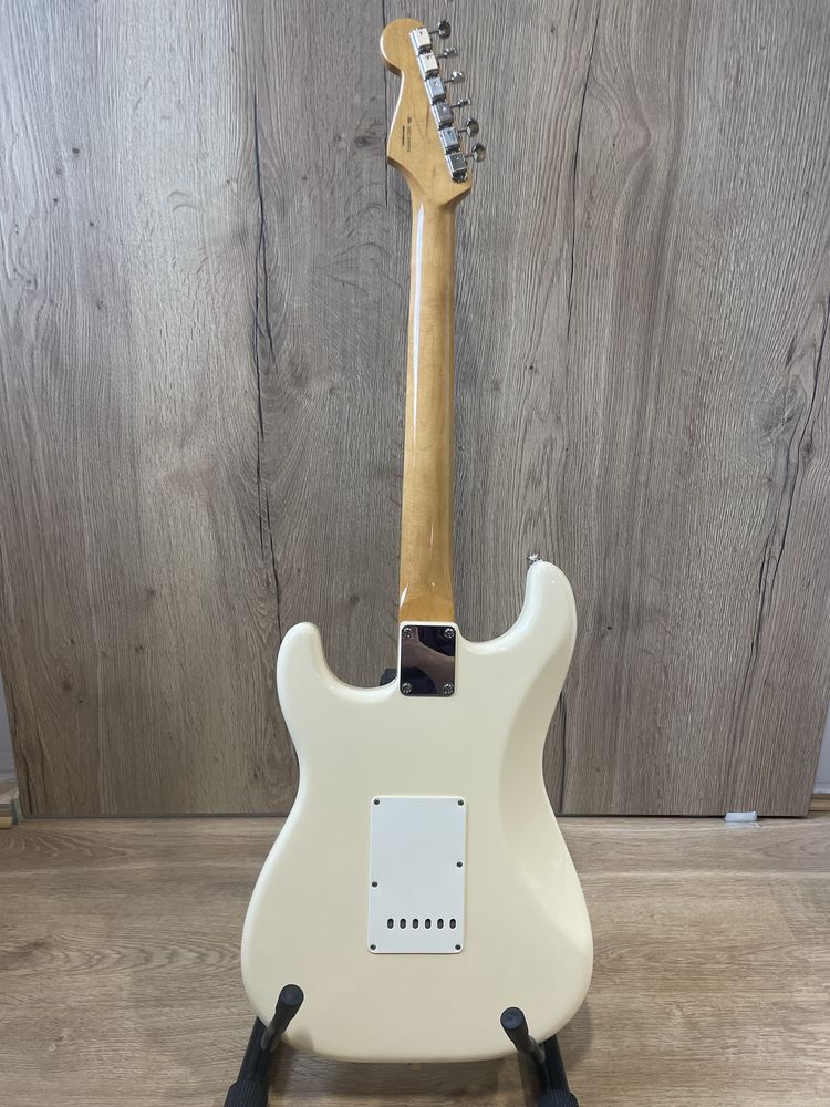 Fender stratocaster Vintera II olympic white