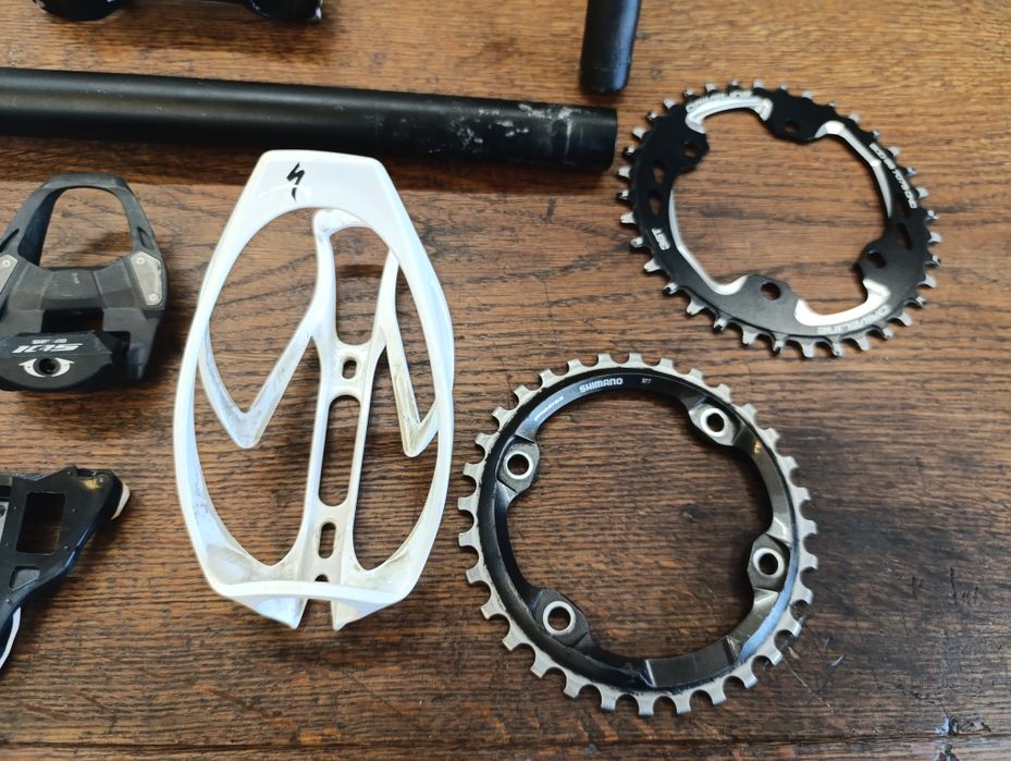 Diverso material BTT e estrada