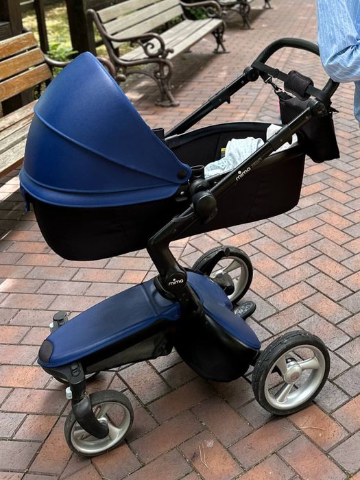 Коляска з люлькою