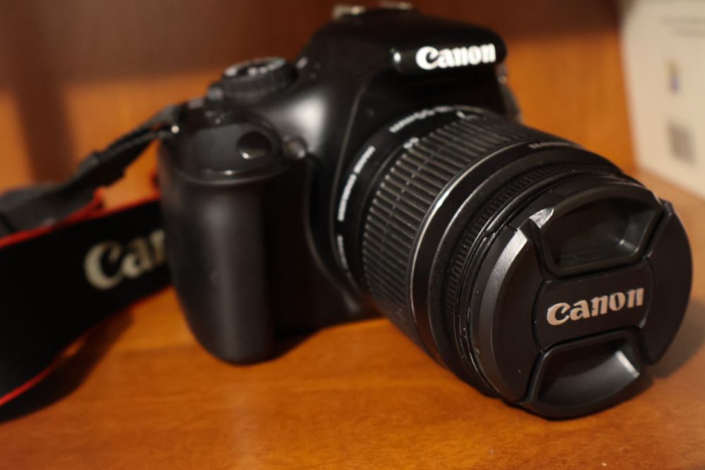 canon 1100D - дзеркалка