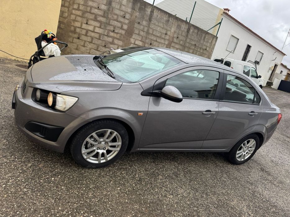 Aveo 2011 com poucos km