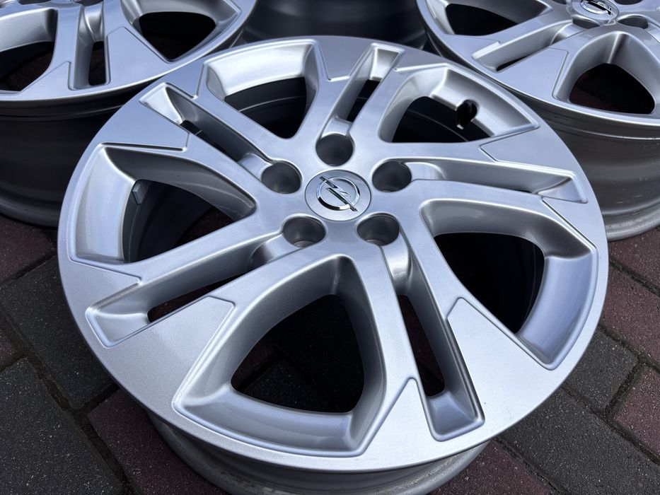 Nowe felgi Opel Vivaro C Toyota Proace 5x108 7Jx17 ET46 Partner Expert