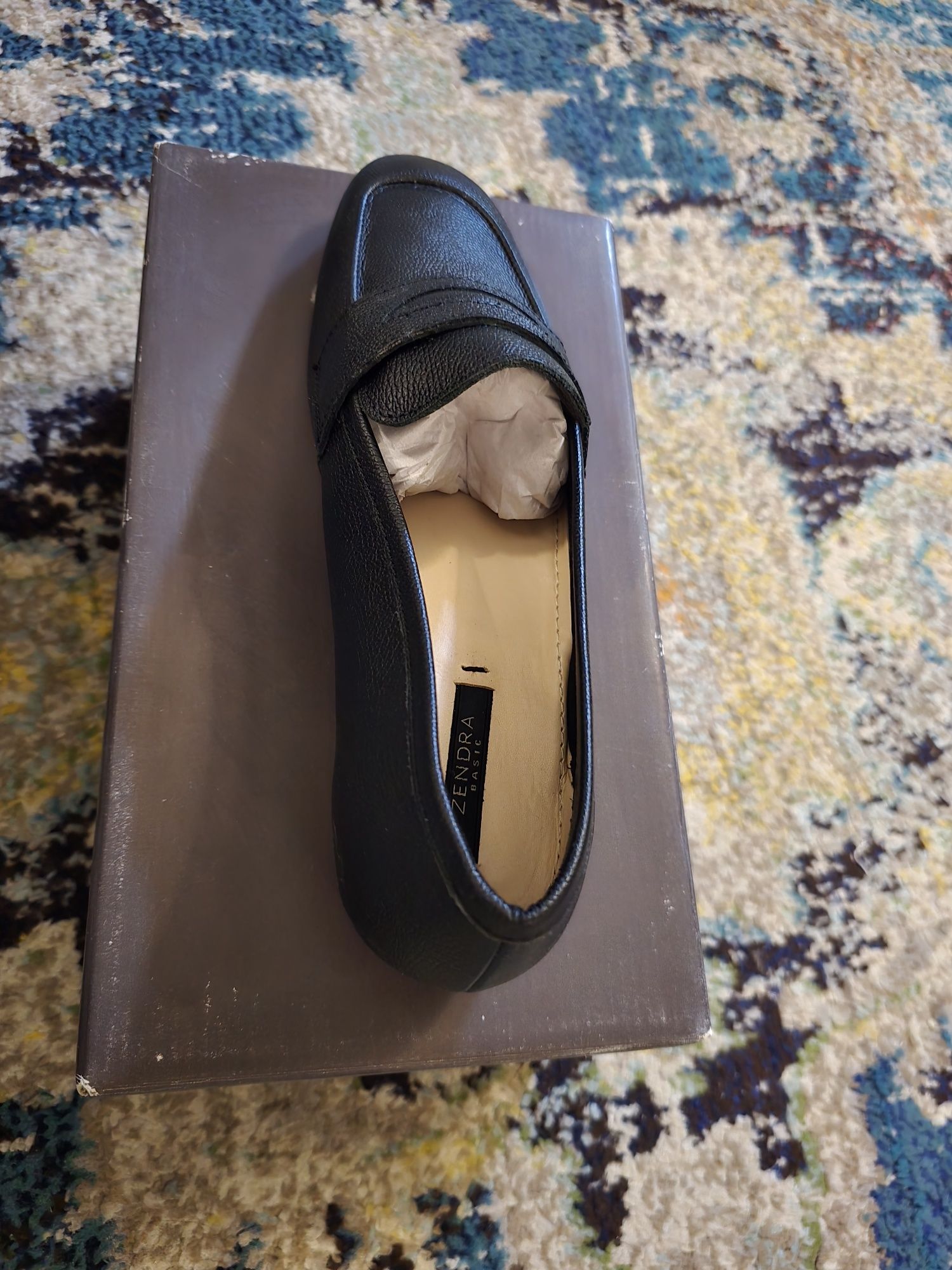 Sapatos pele pretos - Zendra (novos na caixa)