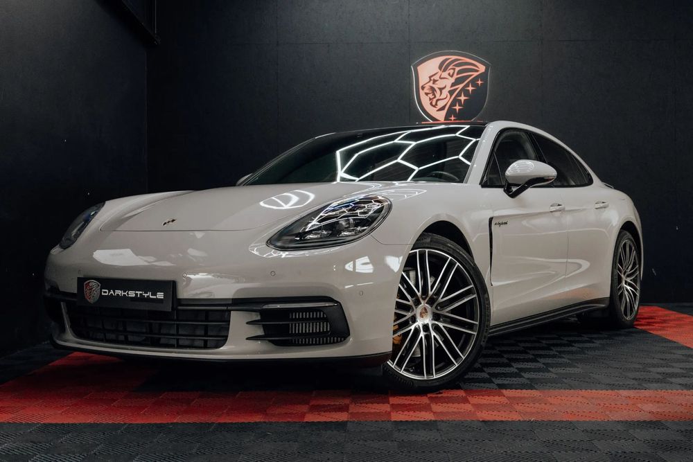 Porsche Panamera 4 E-Hybrid