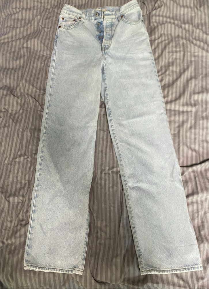 Джинси від бренду Levi’s