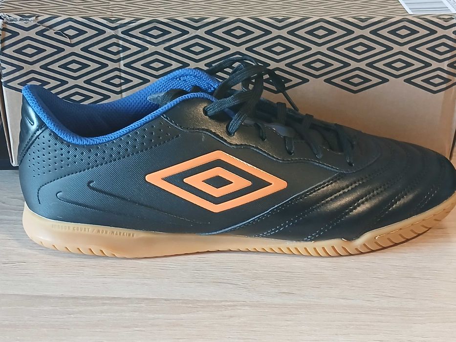 Halówki Umbro Tocco III Club r. 44 - nowe nieuzywane