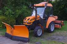 Białoruś MTZ 320A z pługiem i zamiatarką (Rezerwacja)