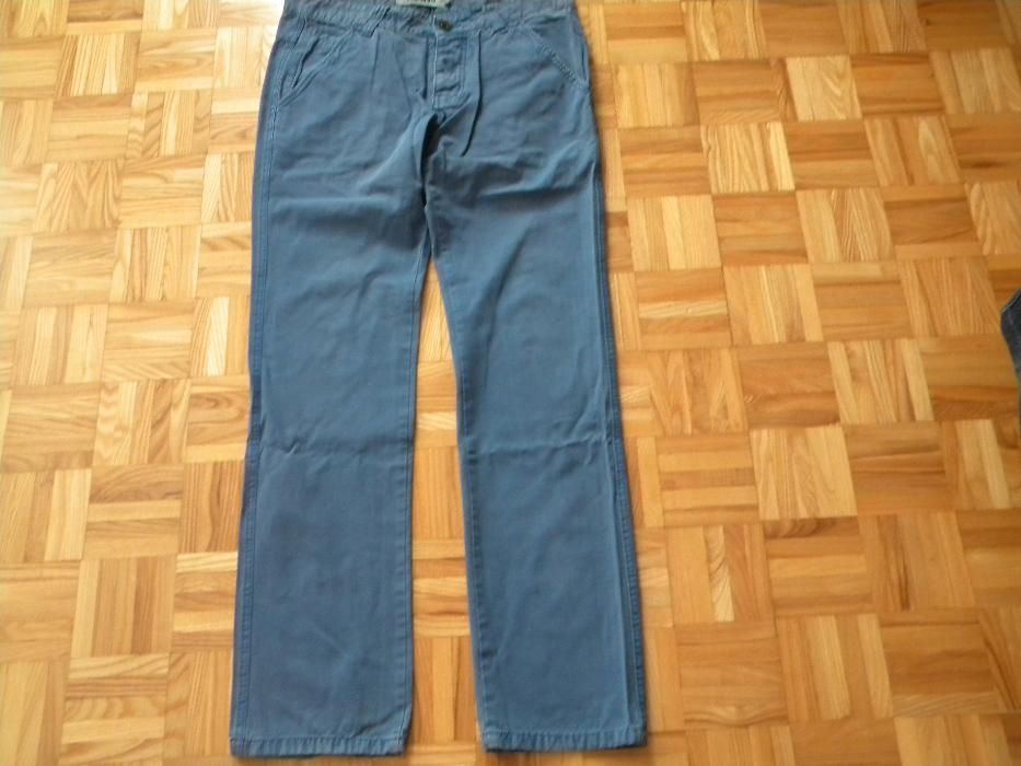 Sprzedam niebieskie spodnie męskie, jeans rozmiar 30.